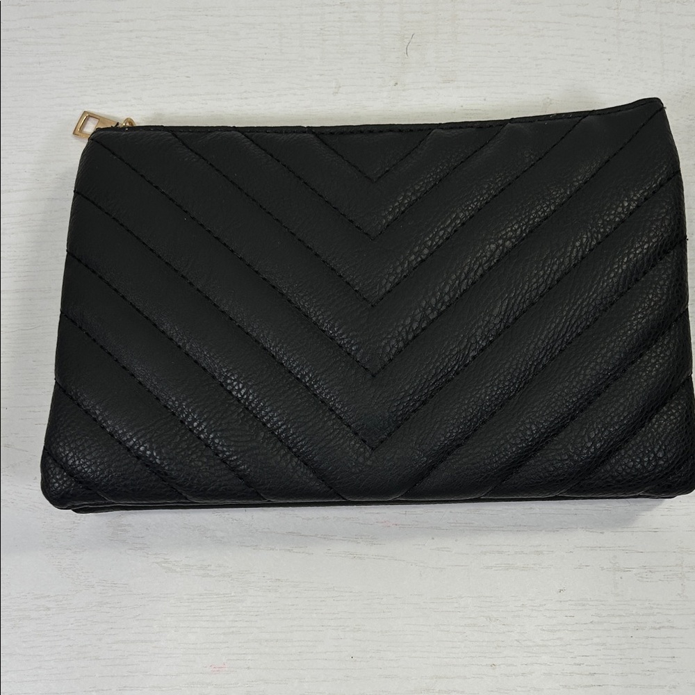 ‼️SALE‼️Black Chevron Clutch Crossbody